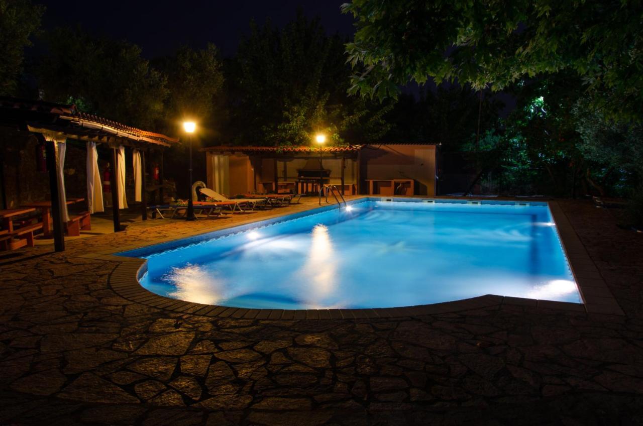 Makis House Hotel Nikiti  Exterior photo