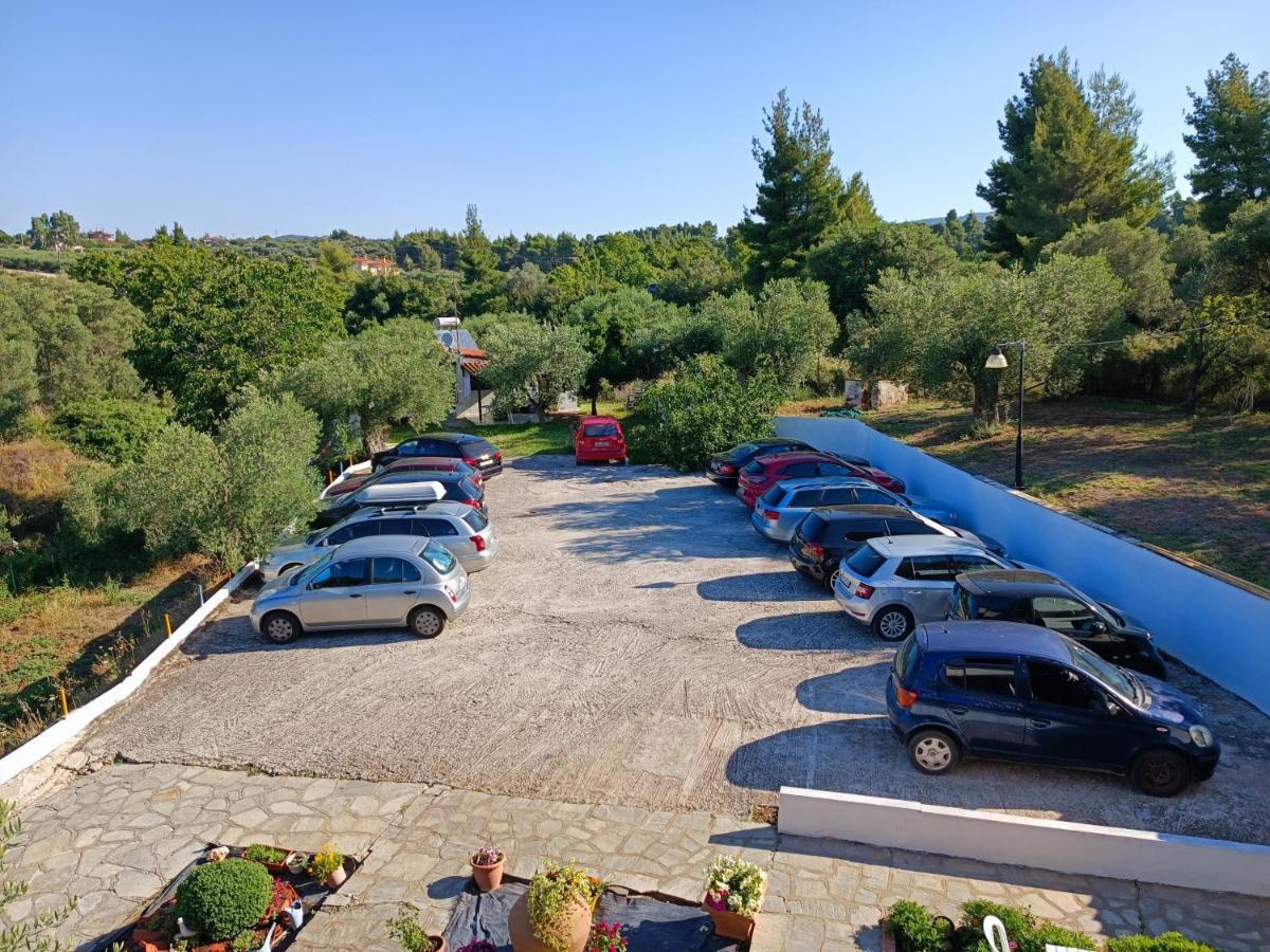 Makis House Hotel Nikiti  Exterior photo