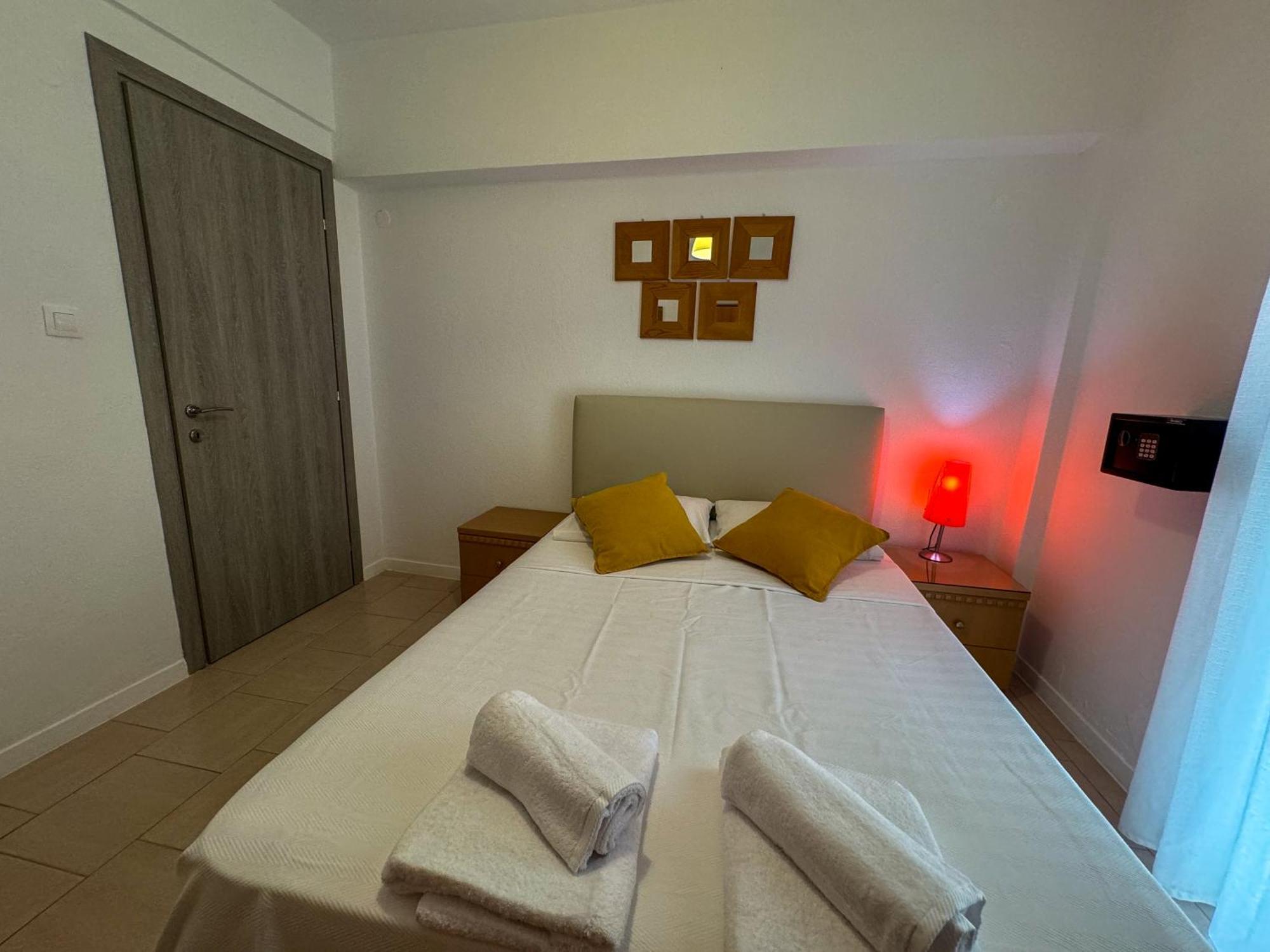 Makis House Hotel Nikiti  Exterior photo